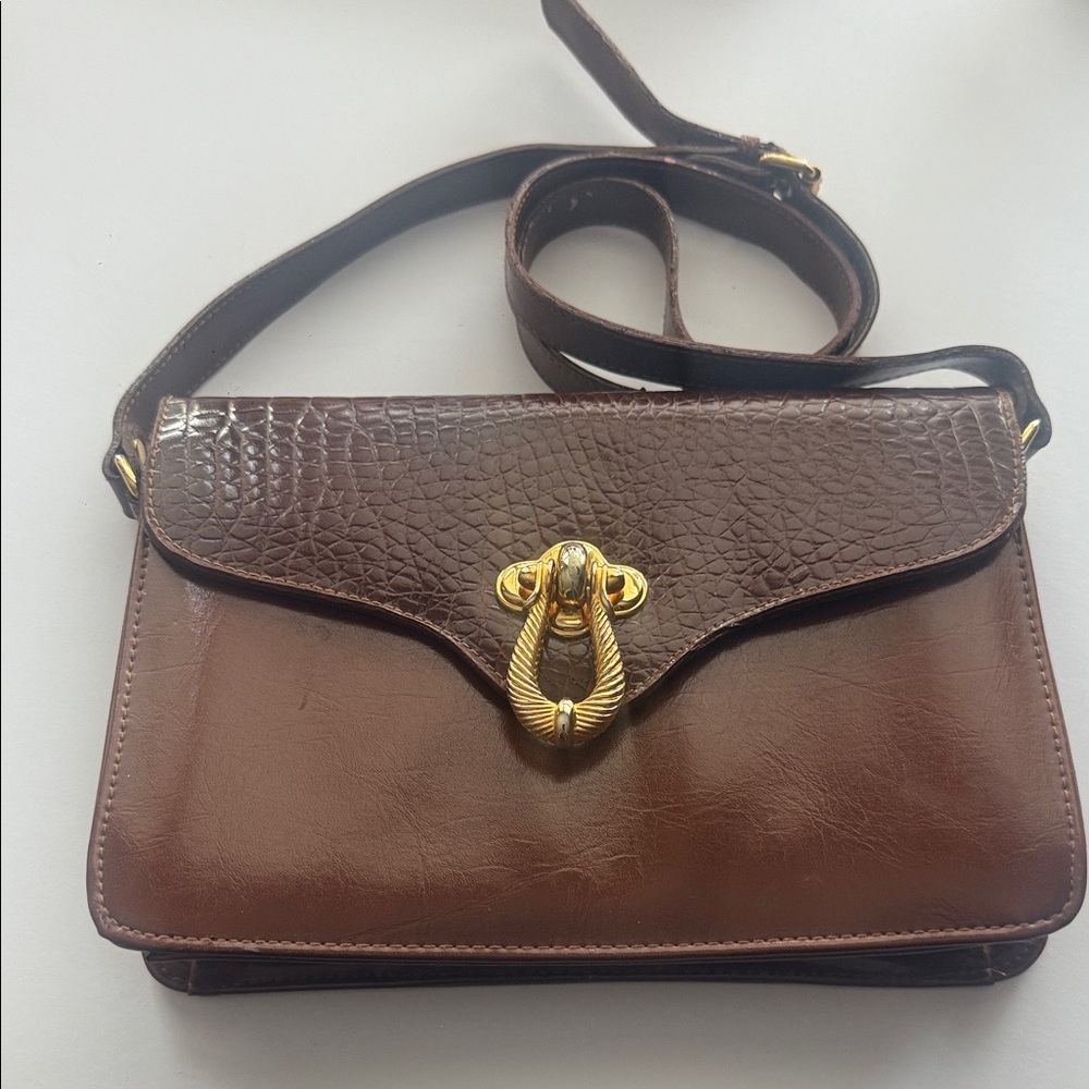 Vintage Door Knocker Snap Closure Elegant Brown Shoulder Bag w/ Gold Hardware